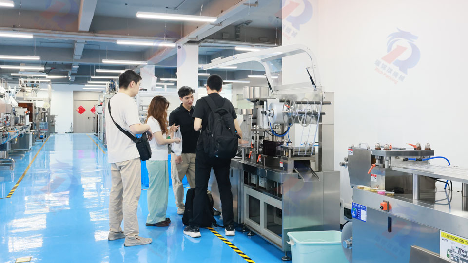 广东瑞锦琪DPP-180Pro泡罩包装机获东莞客户高度认可