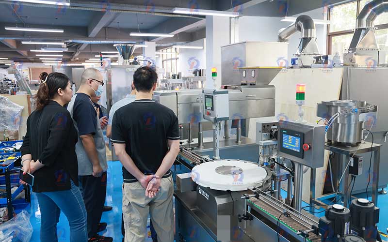 东南亚知名保健品企业赴瑞锦琪完成数粒线验收与培训